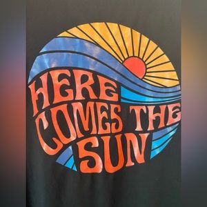 SHEIN Here Comes The Sun graphic tee size S